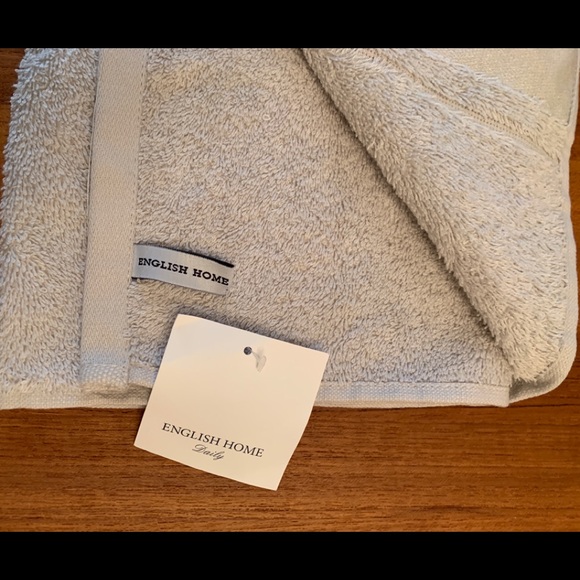 NWT English Home Daily 100% Cotton Towel Embroidered - Gray - Picture 3 of 3